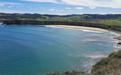 Ruta de Senderismo entre acantilados y monte de Cantabria